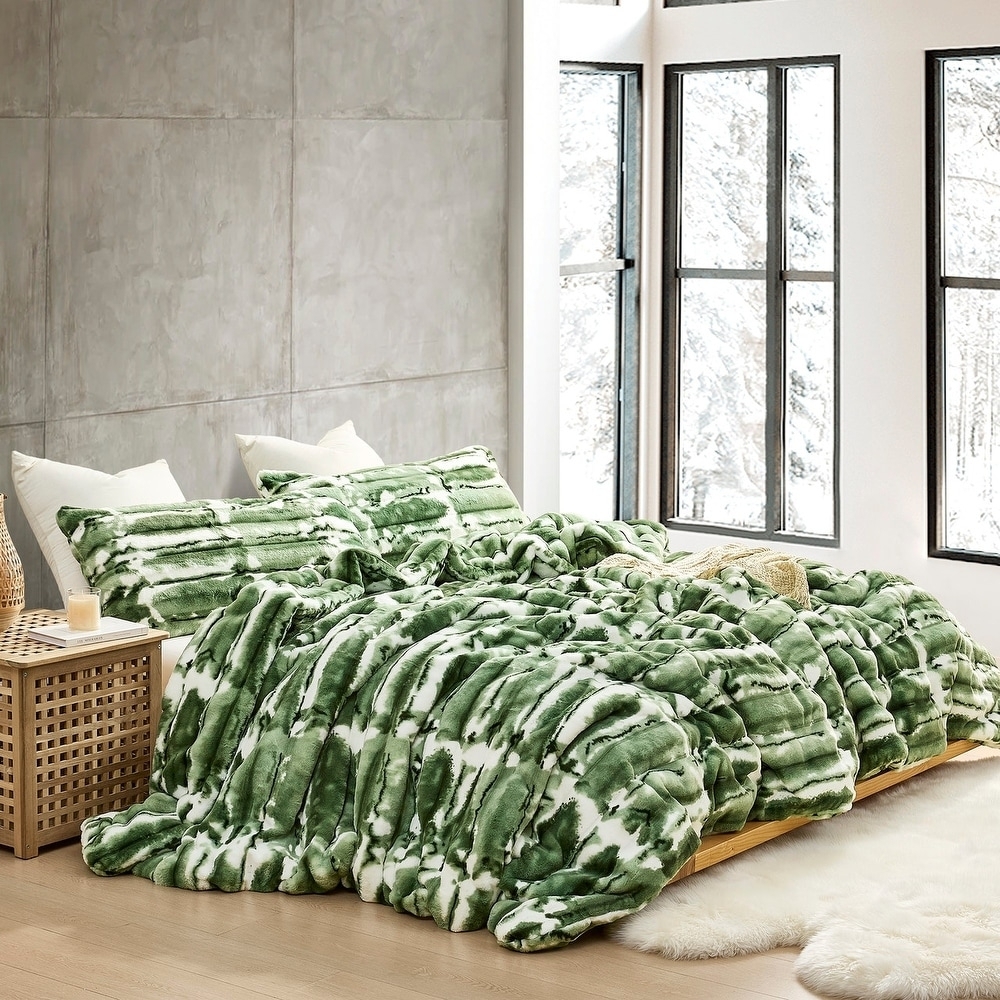 Green and White Botanical Comforter Set